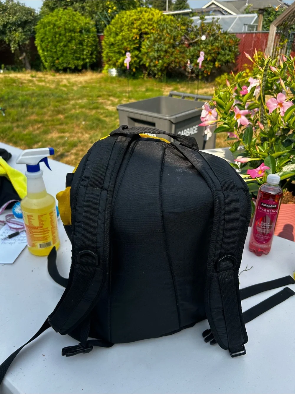 First down Men’s Yellow & Black Hiking Backpack Sz 18”x12”x8”